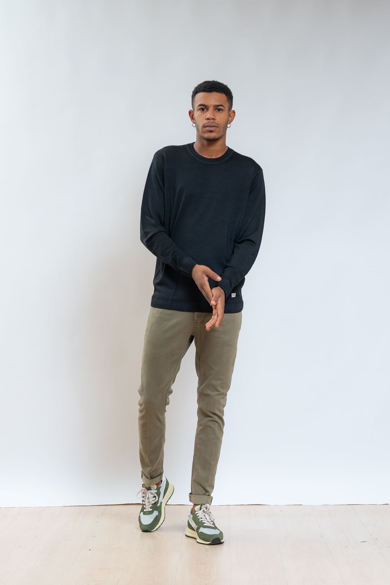 cp company maglia nera a girocollo in lana merino, intero