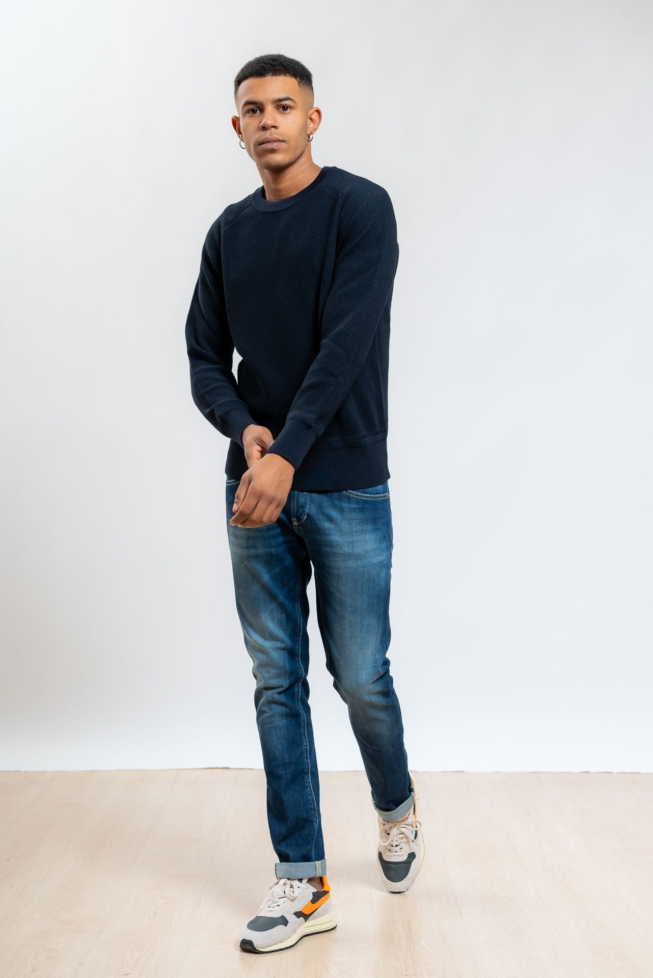 Maglia Blu a Girocollo in Lana Lavorata