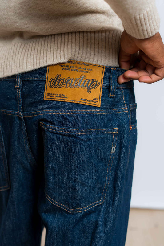 dettaglio con logo dondup del jeans unique edition 25th blu regular fit