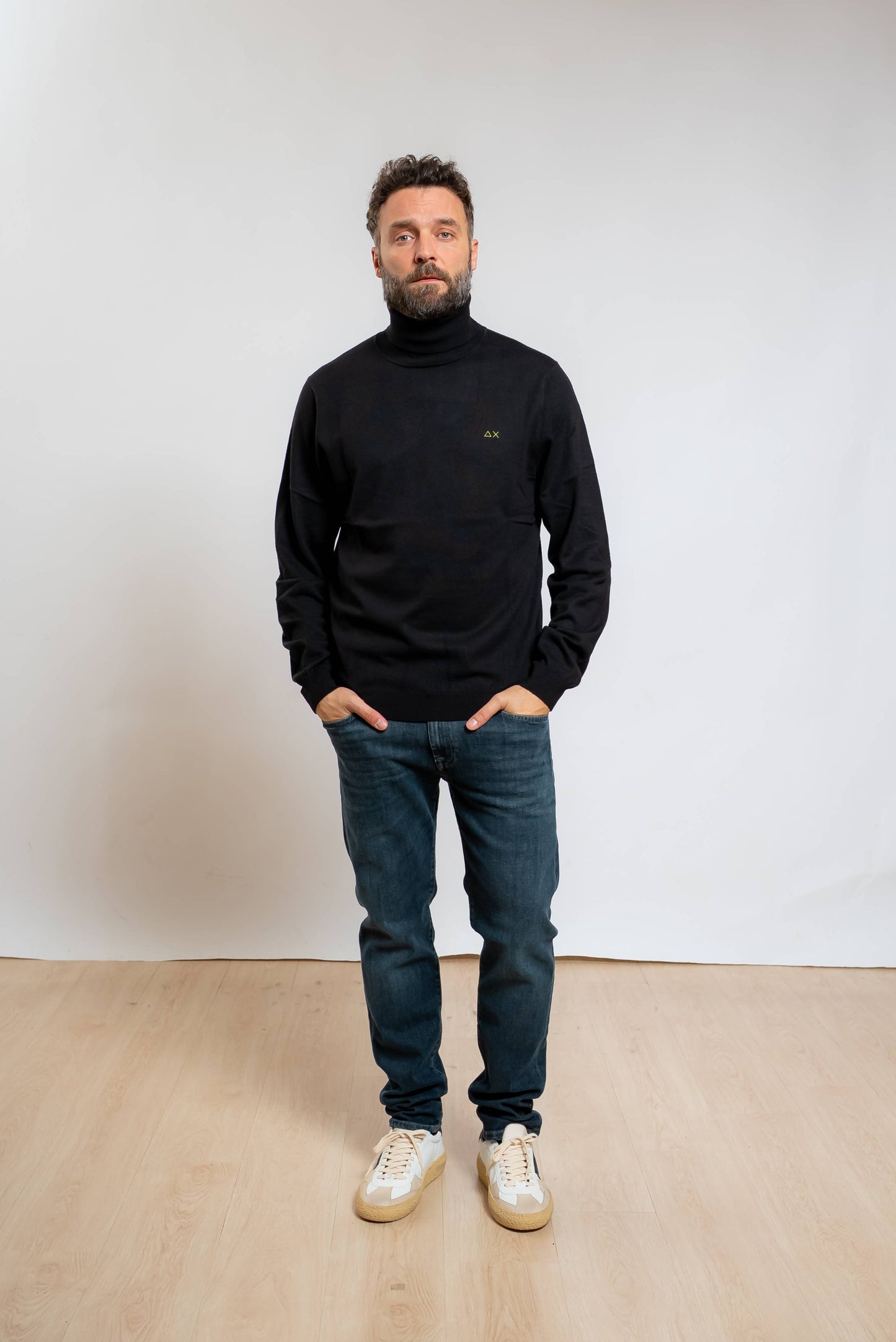 Maglia a Collo alto in Lana e Cotone Nero