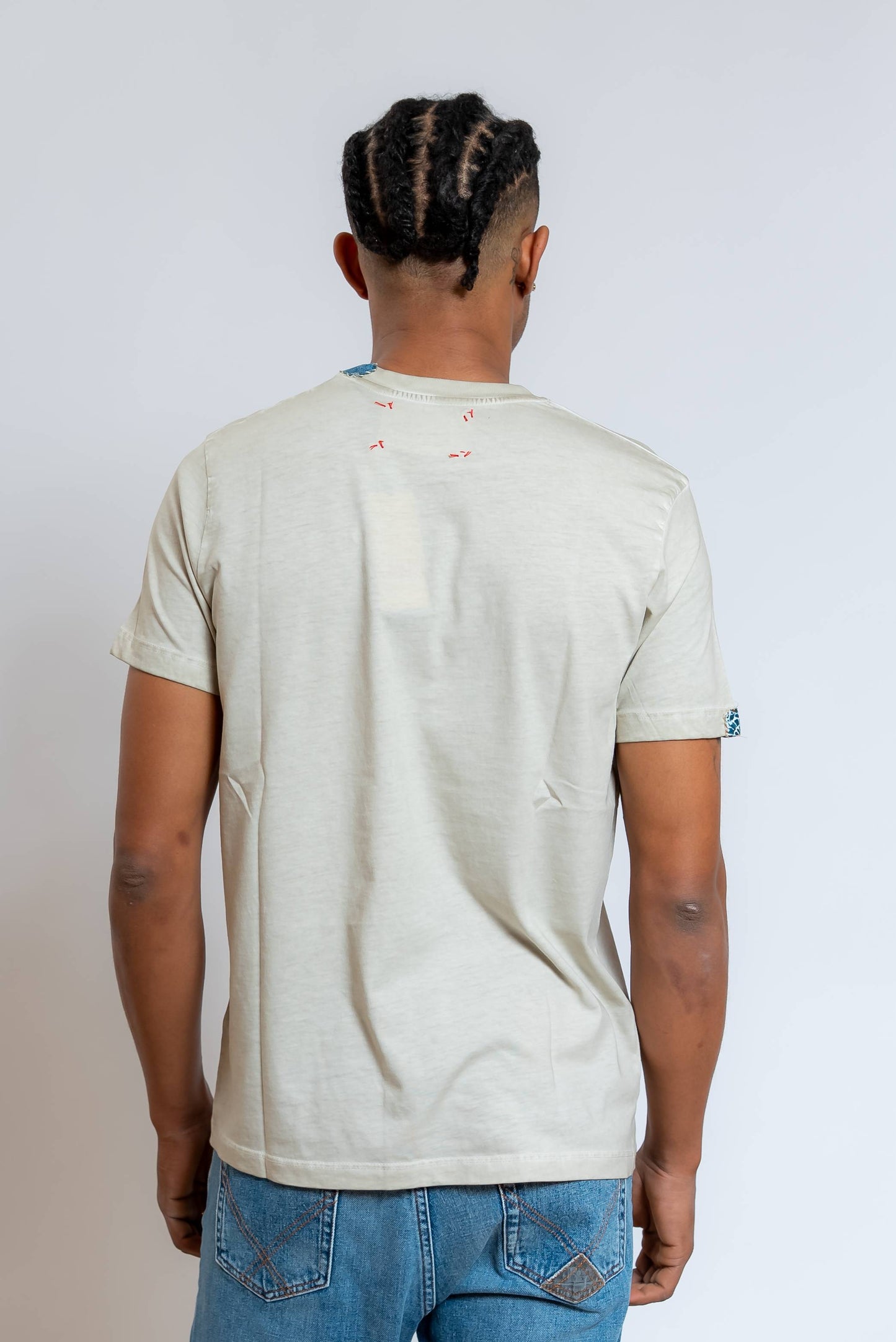 T-shirt Even Beige con Ricami Floreali