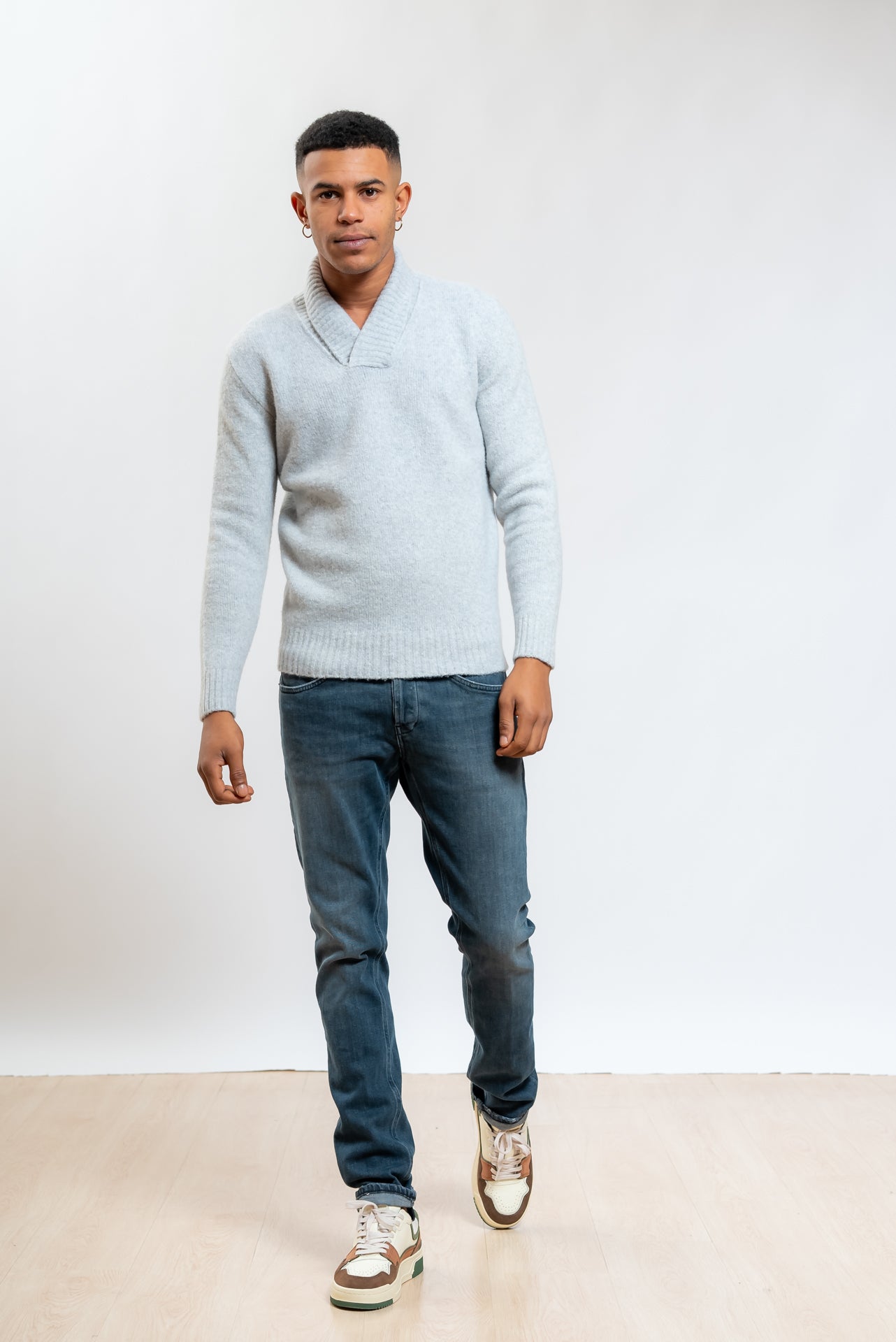 Maglione Grigio in Lana con Colletto