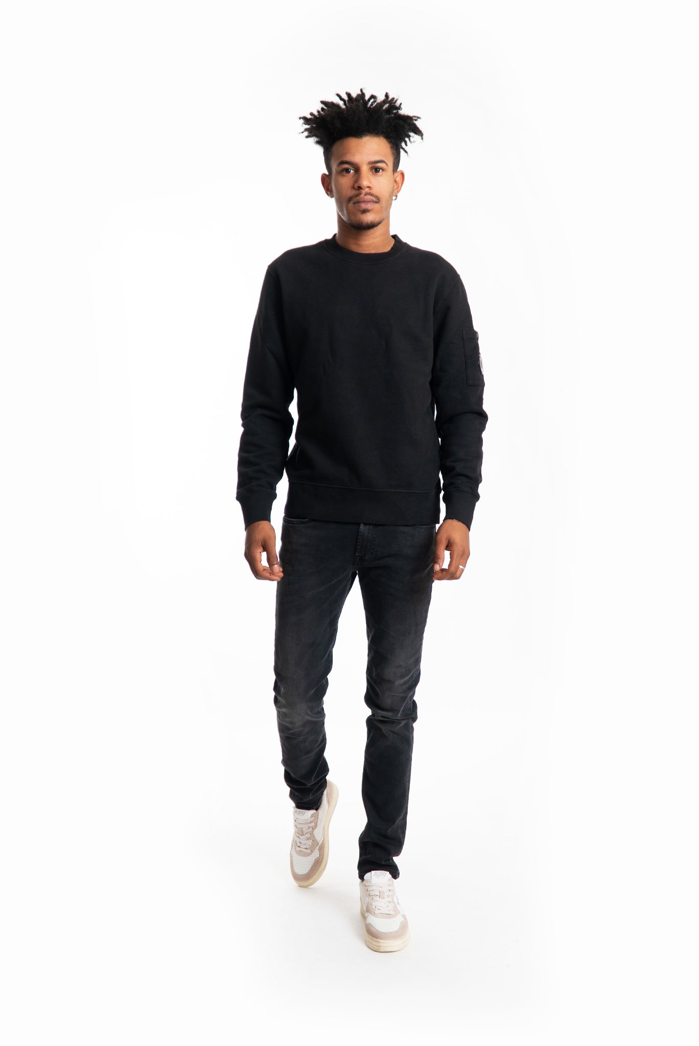 Felpa Nera Basic con Lente