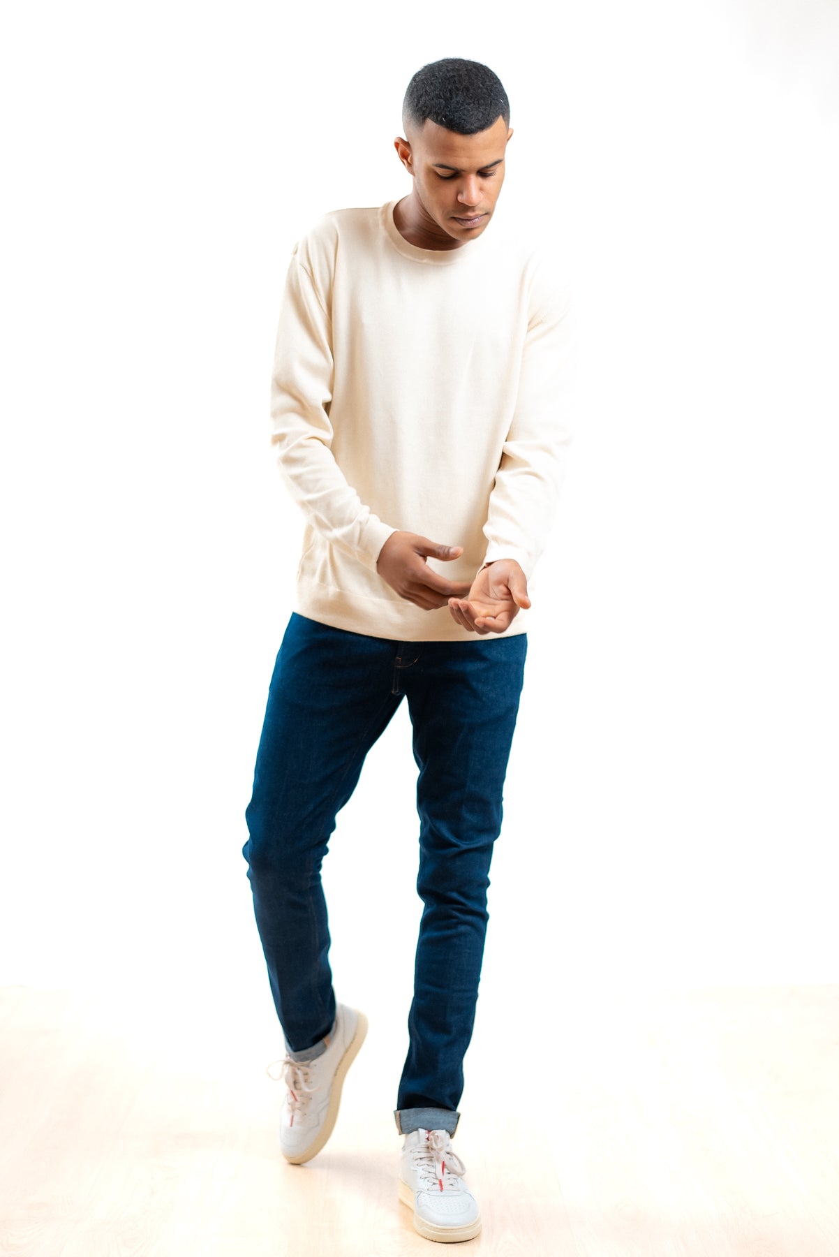 cp company uomo maglioncino beige in cotone sea island, intero