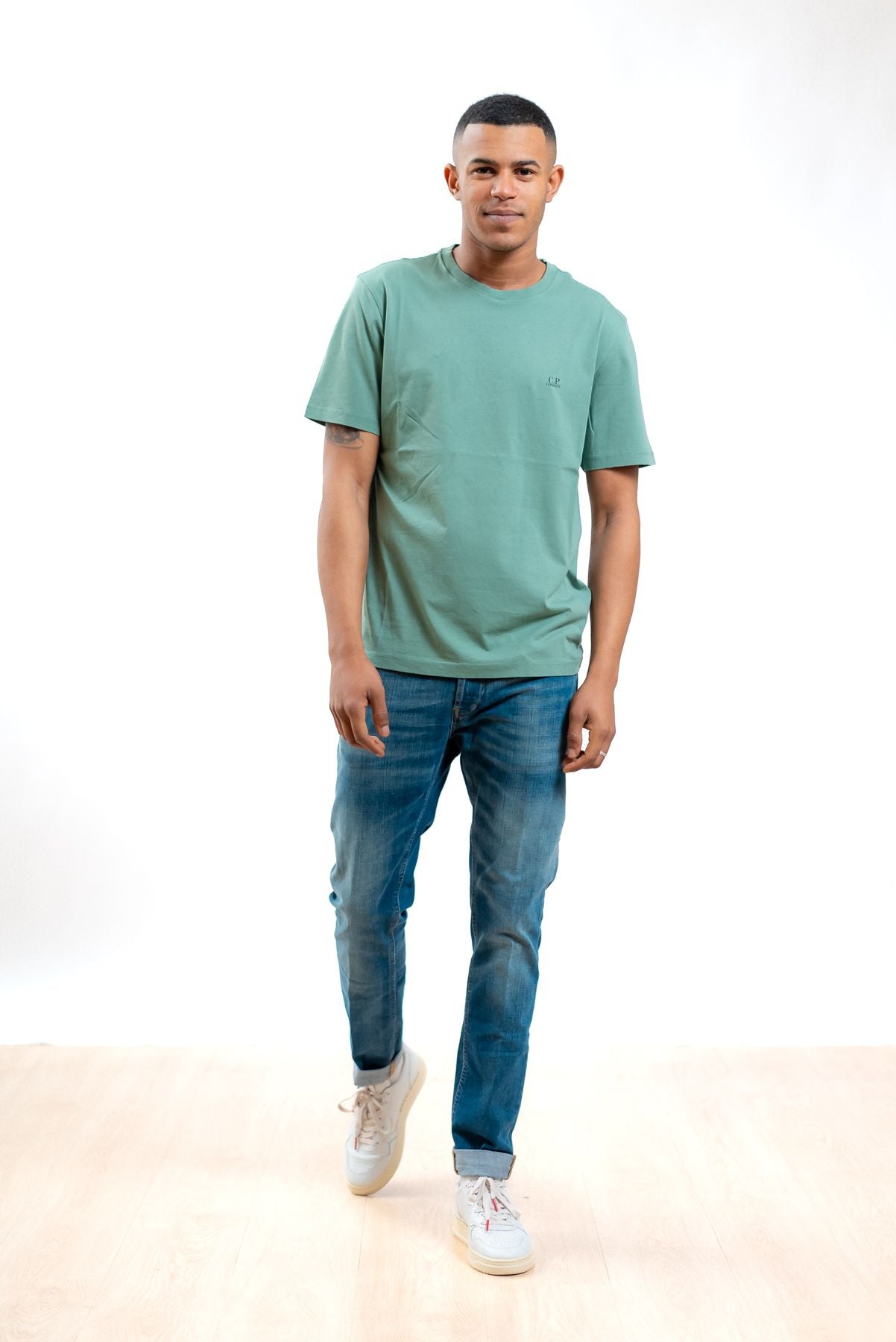 cp company uomo t-shirt verde in jersey con logo e stampa goggle, intero