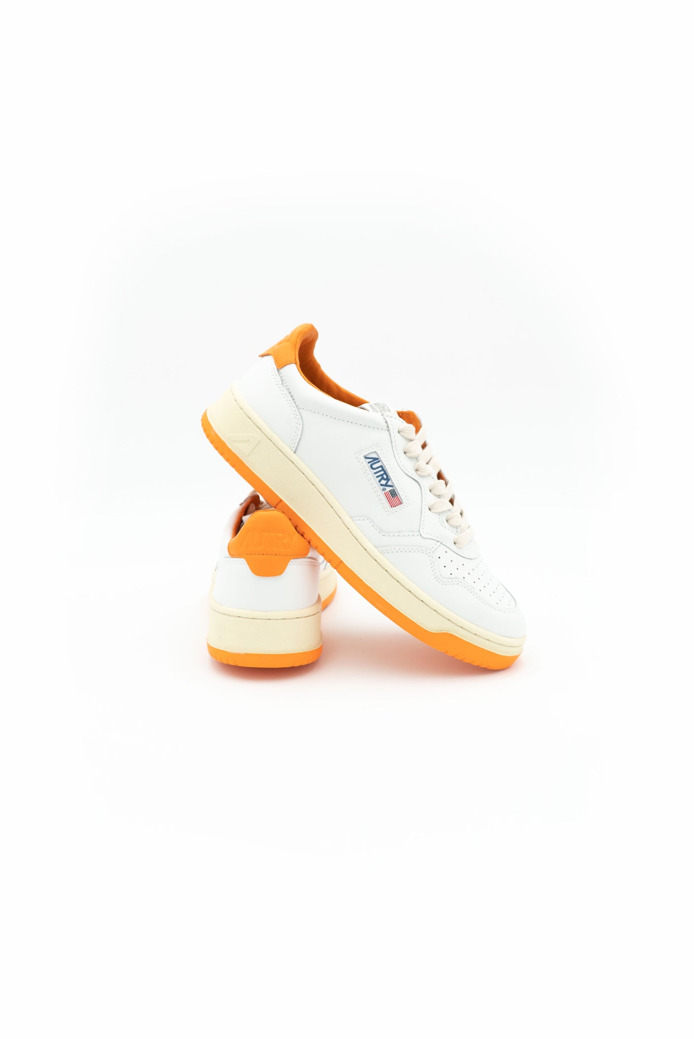 scarpe Autry Medalist bianche e arancioni, fianco e retro