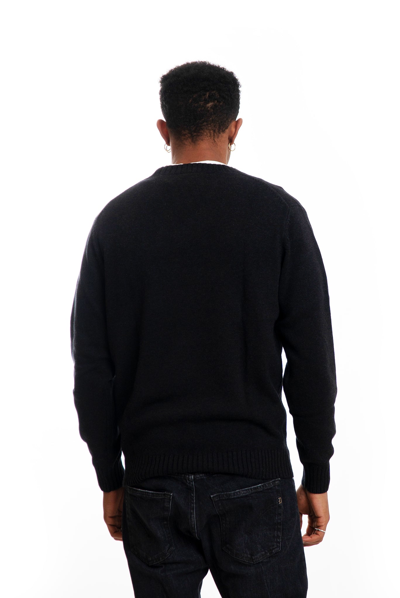 Maglione Nero con Scollo a V