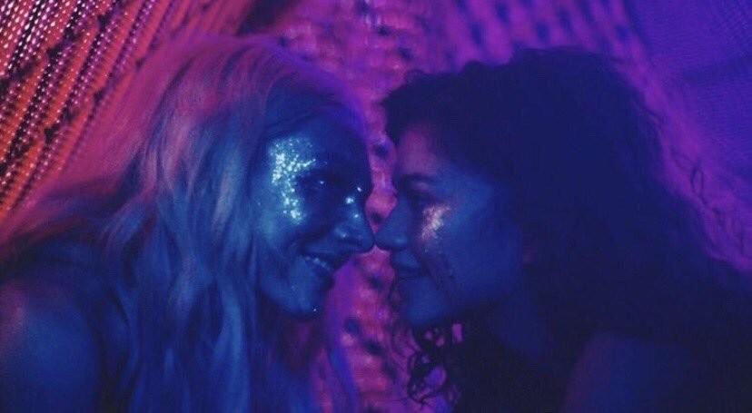 Moda Y2K: Euphoria detta tendenze alla Gen Z