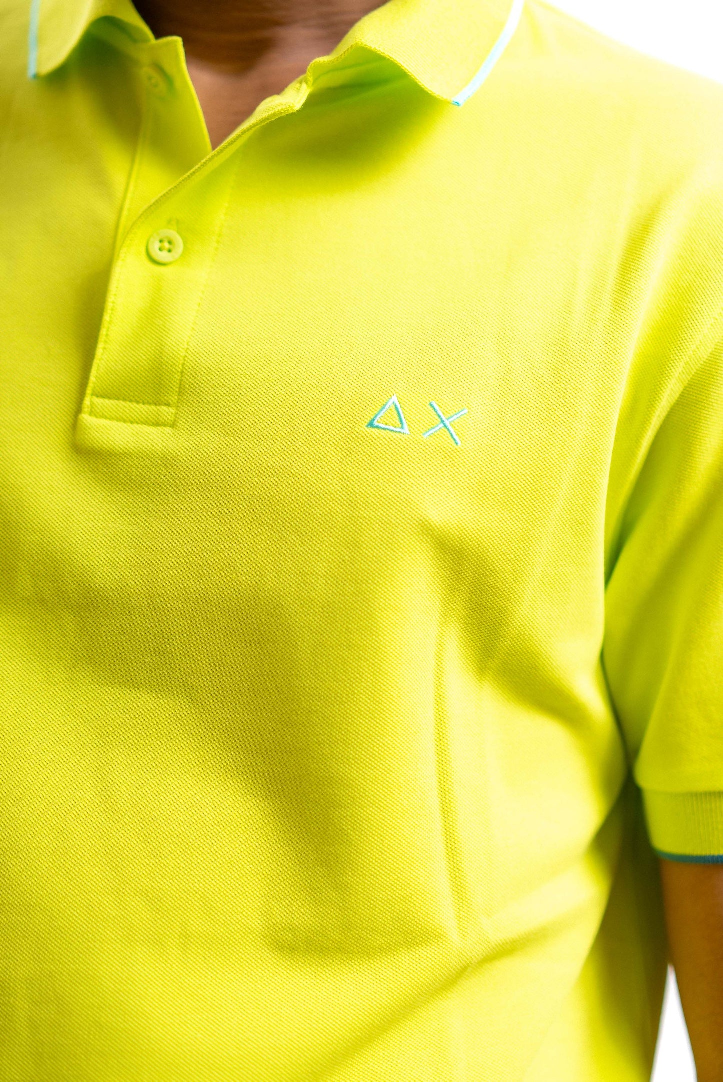 Sun68 uomo polo verde acido in piquet con righe a contrasto e logo, dettaglio