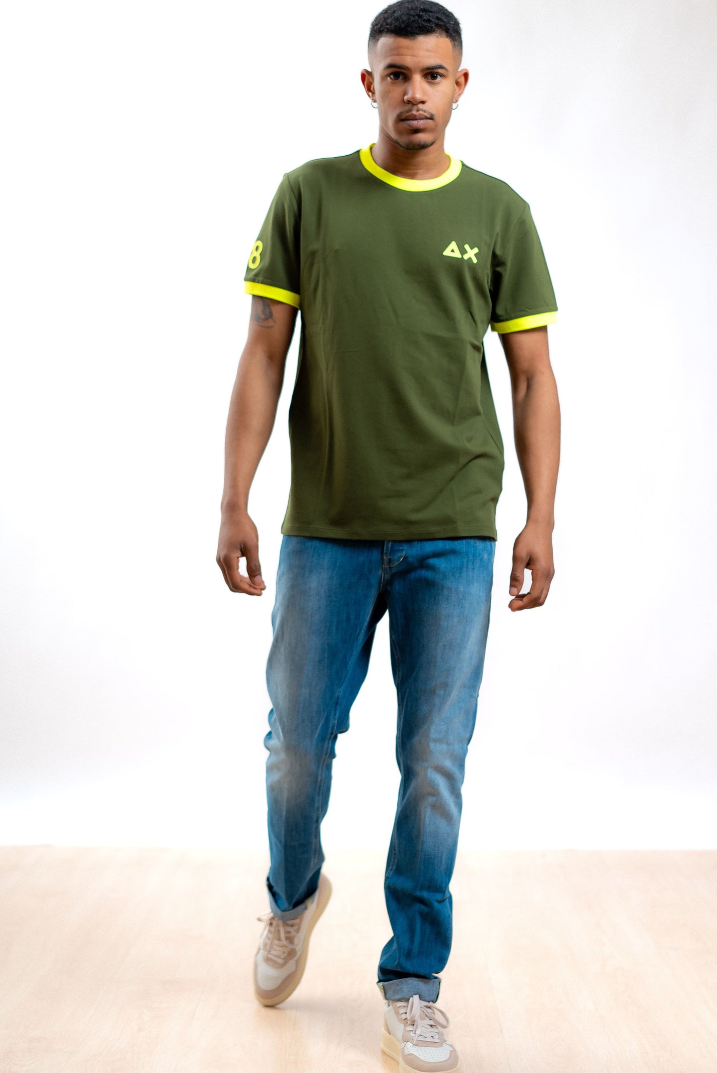 sun68 uomo t-shirt verde in piquet con logo e dettagli giallo fluo, intero