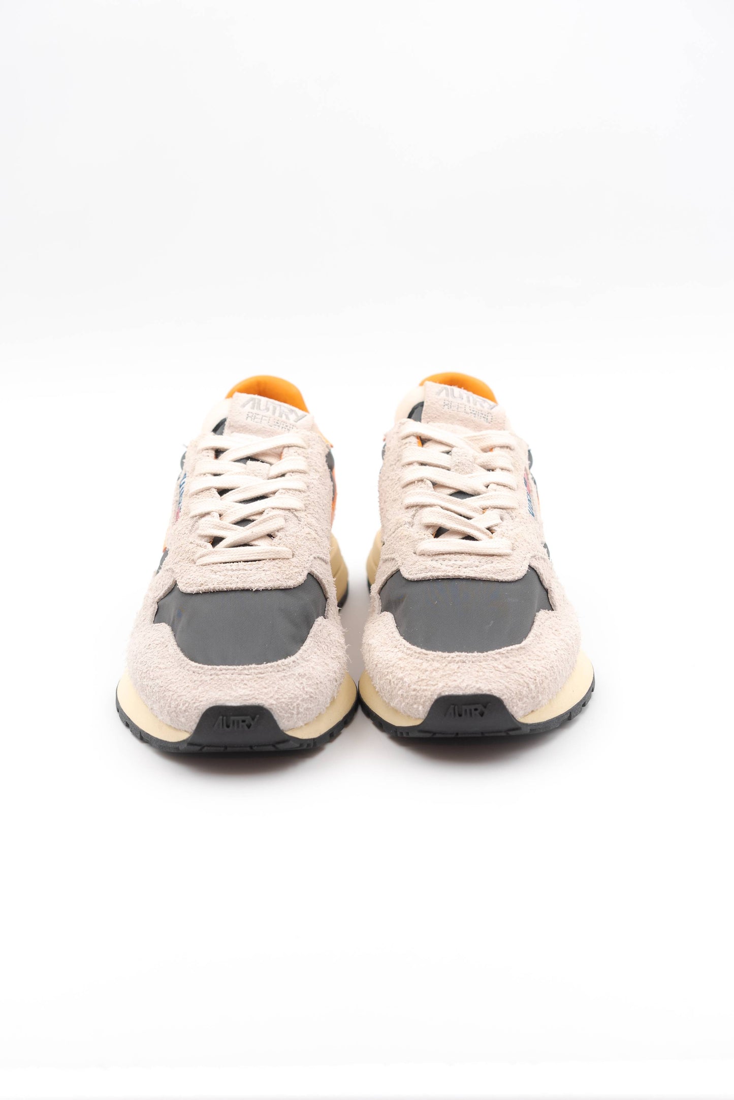 autry sneakers uomo reelwing low in suede grigio e dettagli arancioni, fronte