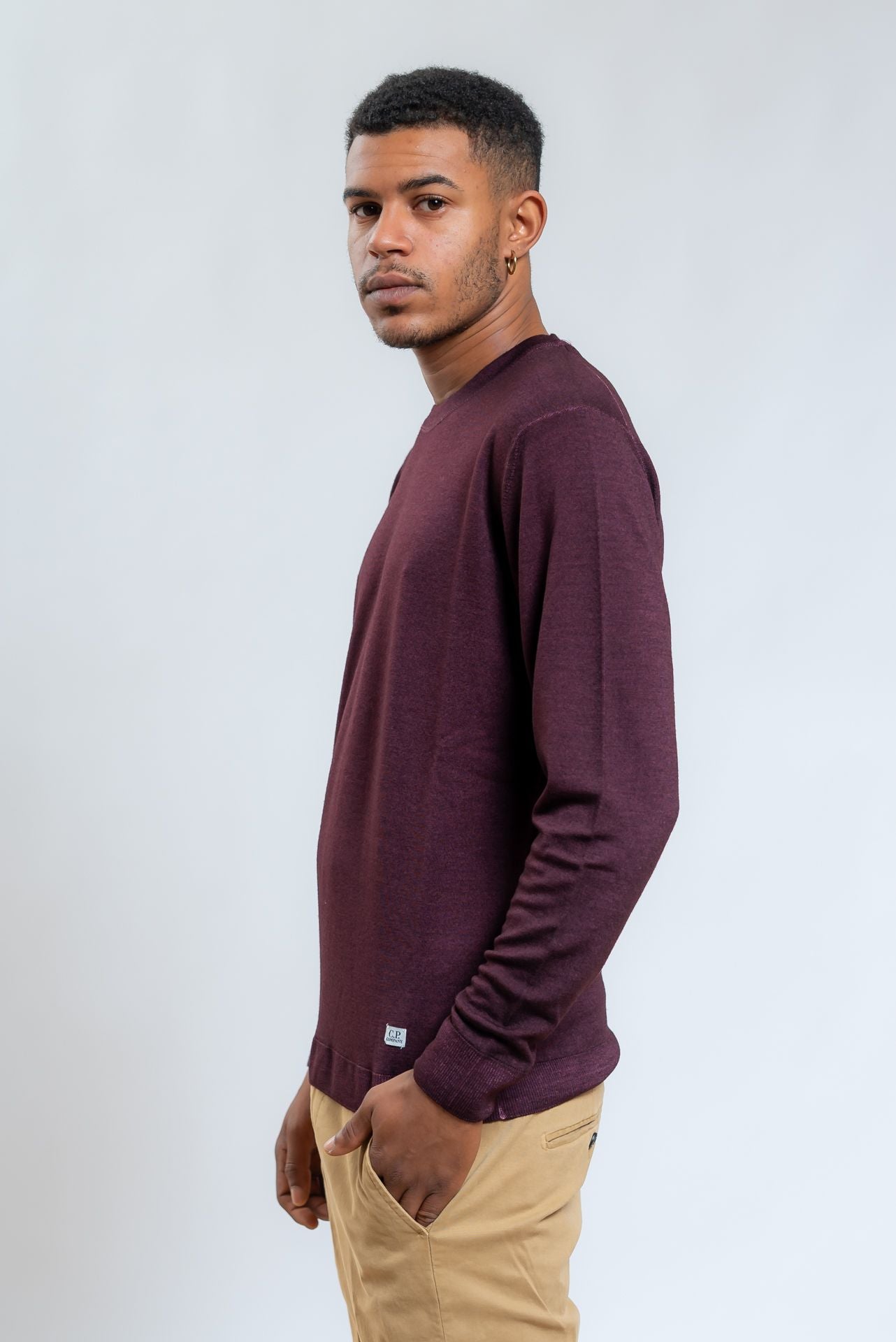 cp company maglia bordeaux a girocollo in lana merino, lato