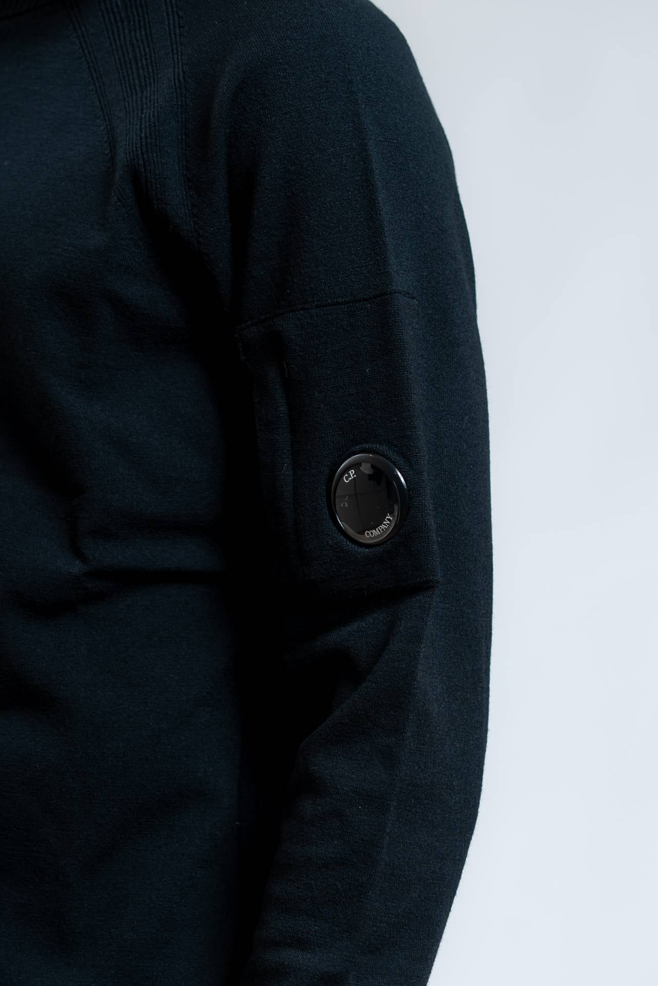 Cp Company Maglia A Girocollo Stitched in Lana Nera, dettaglio