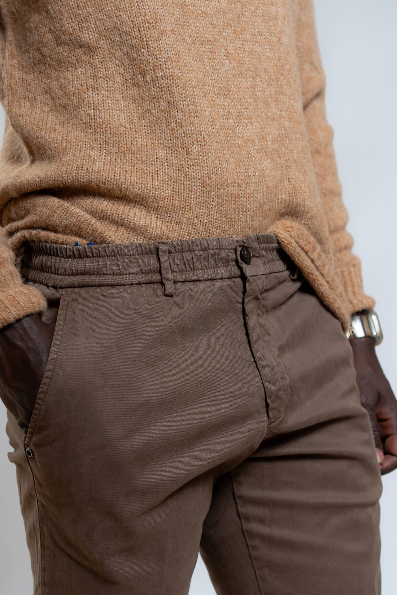 White Sand Pantalone Marrone Freddy con Vita Elasticizzata, dettaglio