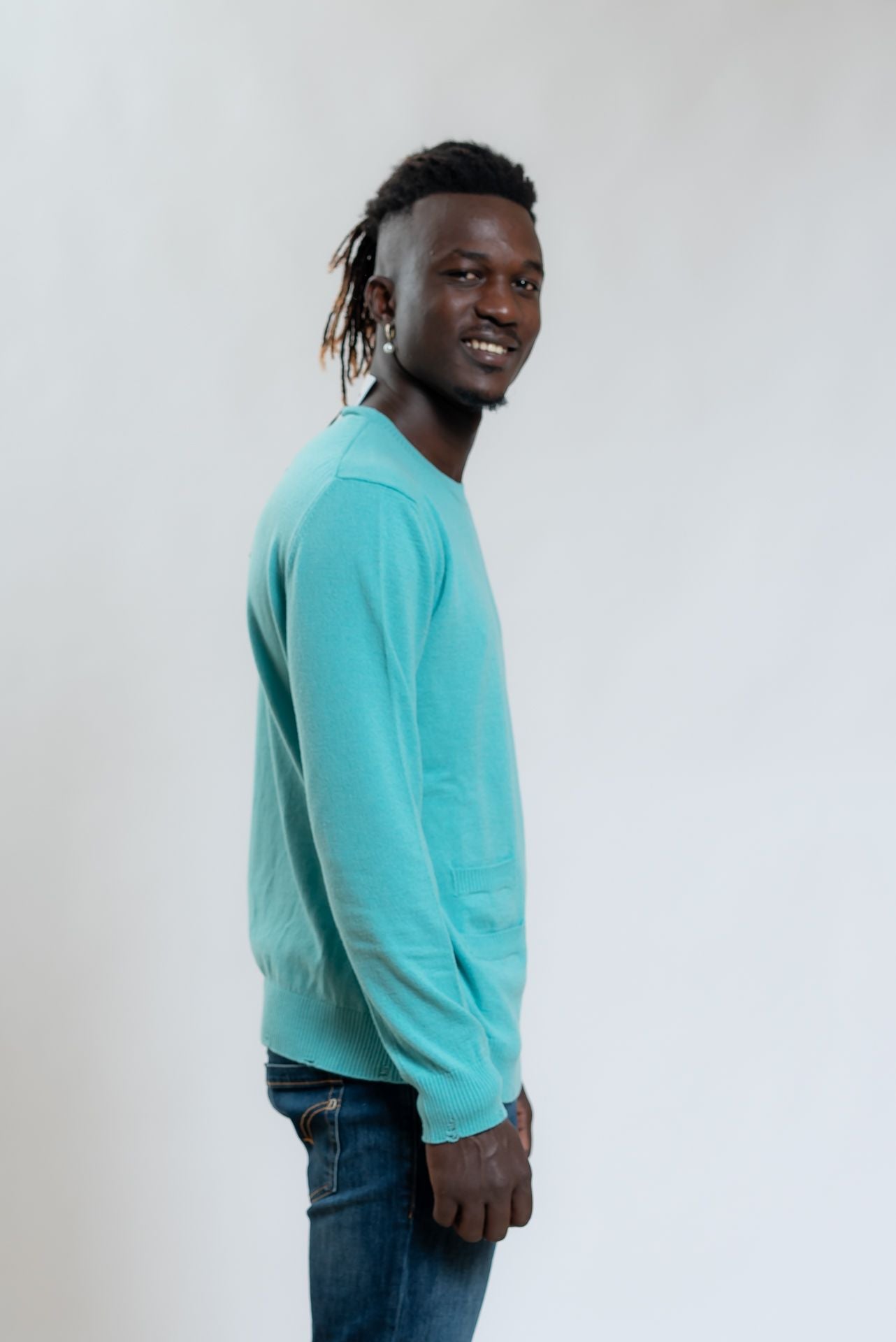 Amaranto Maglia a Girocollo Verde Acqua In Lana Con Taschini e Rotture, lato