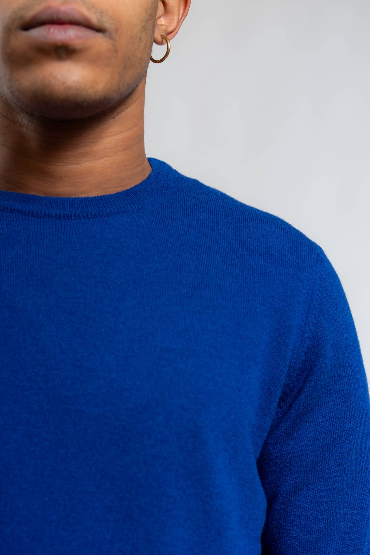 Maglia Blu Royal a Girocollo in Lana