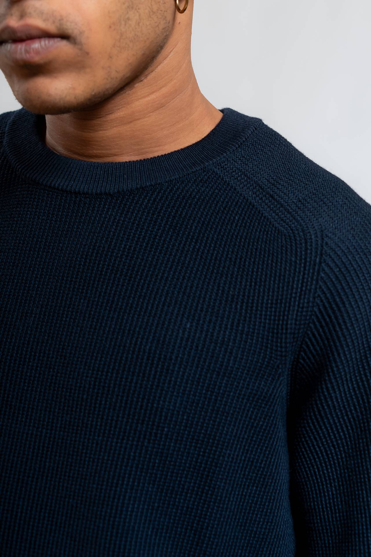 Maglia Blu a Girocollo in Lana Lavorata