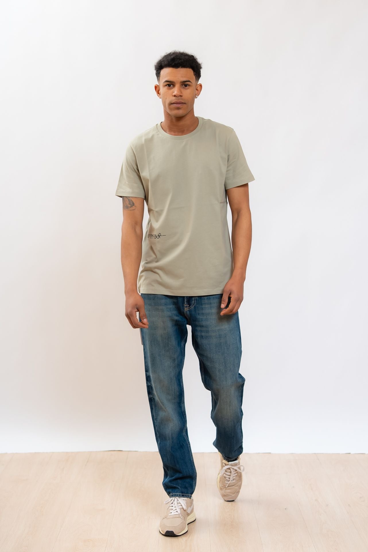 Dondup uomo T-shirt Verde Chiaro in Cotone con Logo stampato sul fianco, intero