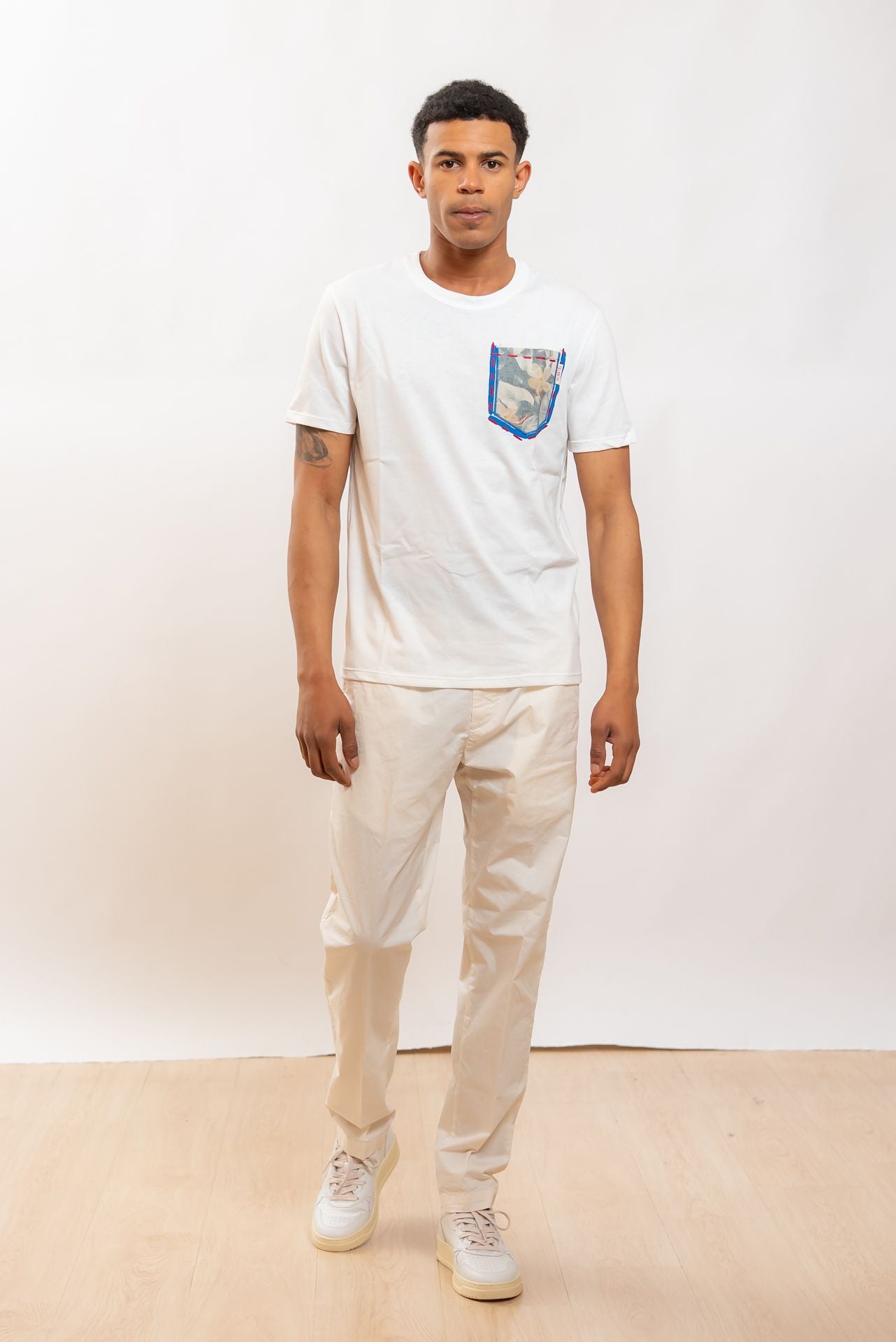 Bob Company T-shirt Pocket in Jersey Beige, intero