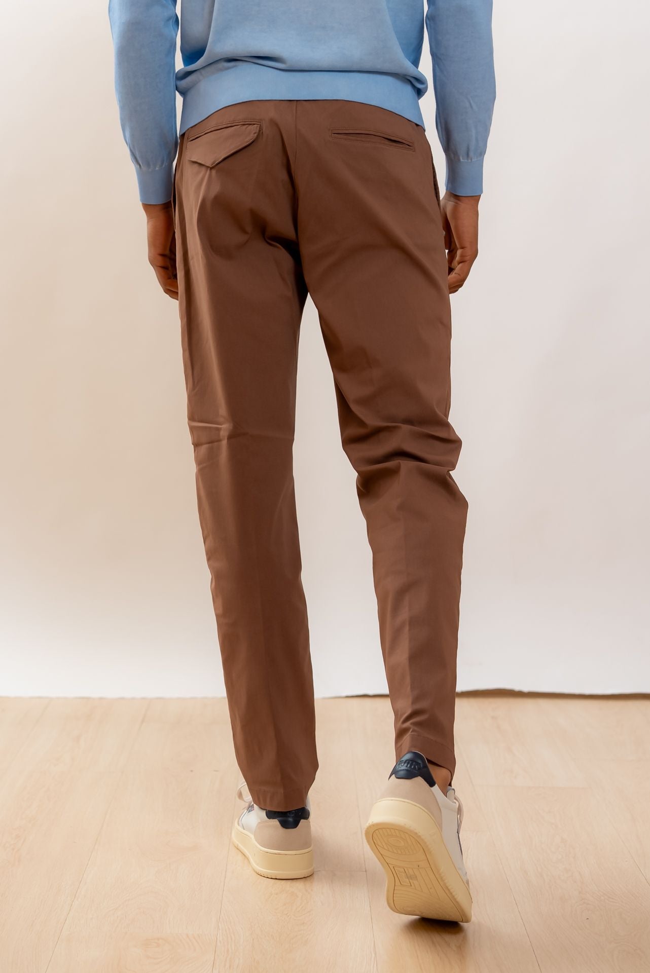 White Sand Pantalone Greg con Vita Elasticizzata Marrone, retro