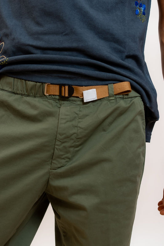 White Sand Pantalone Greg in Gabardina Verde, dettaglio