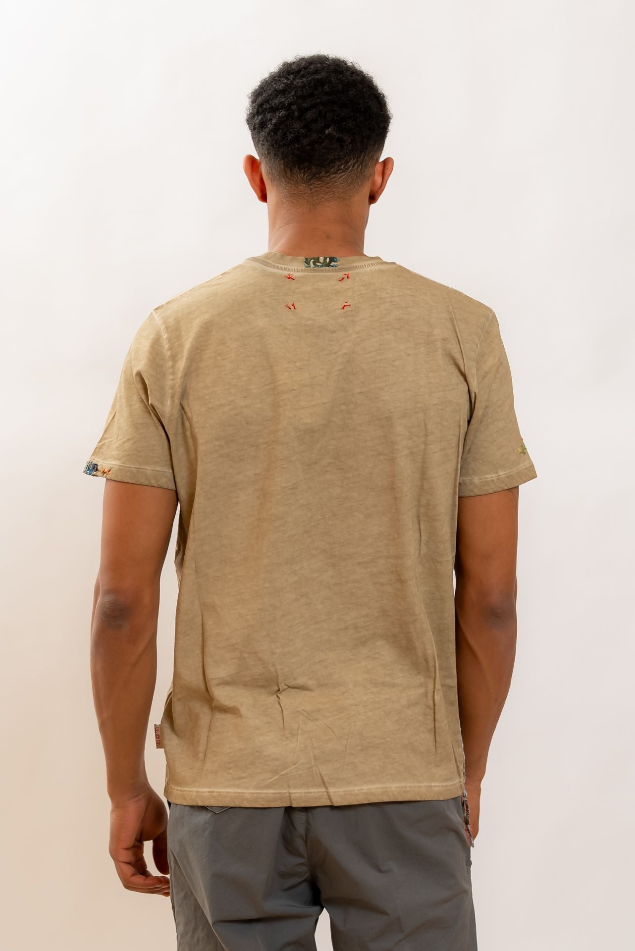 Bob Company  T-shirt Even in Cotone Beige con Ricami, retro