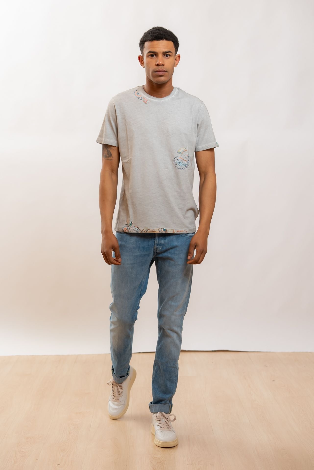 Bob Company T-shirt Even in Cotone Grigio con Ricami, intero