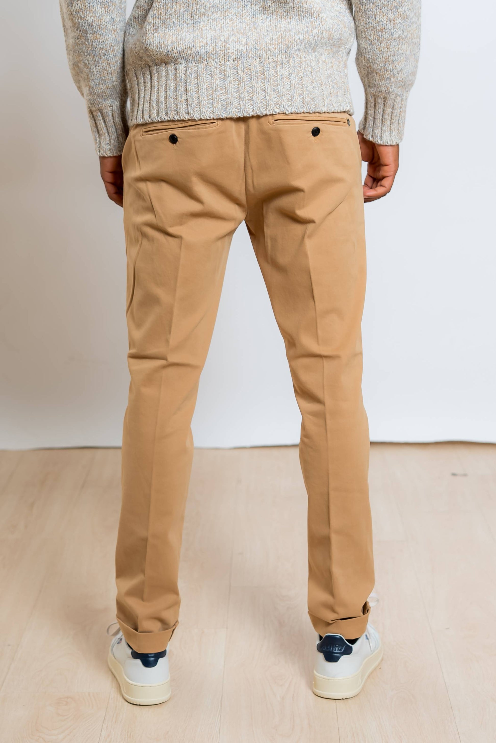 dondup uomo pantalone gaubert in cotone beige scuro - vista posteriore