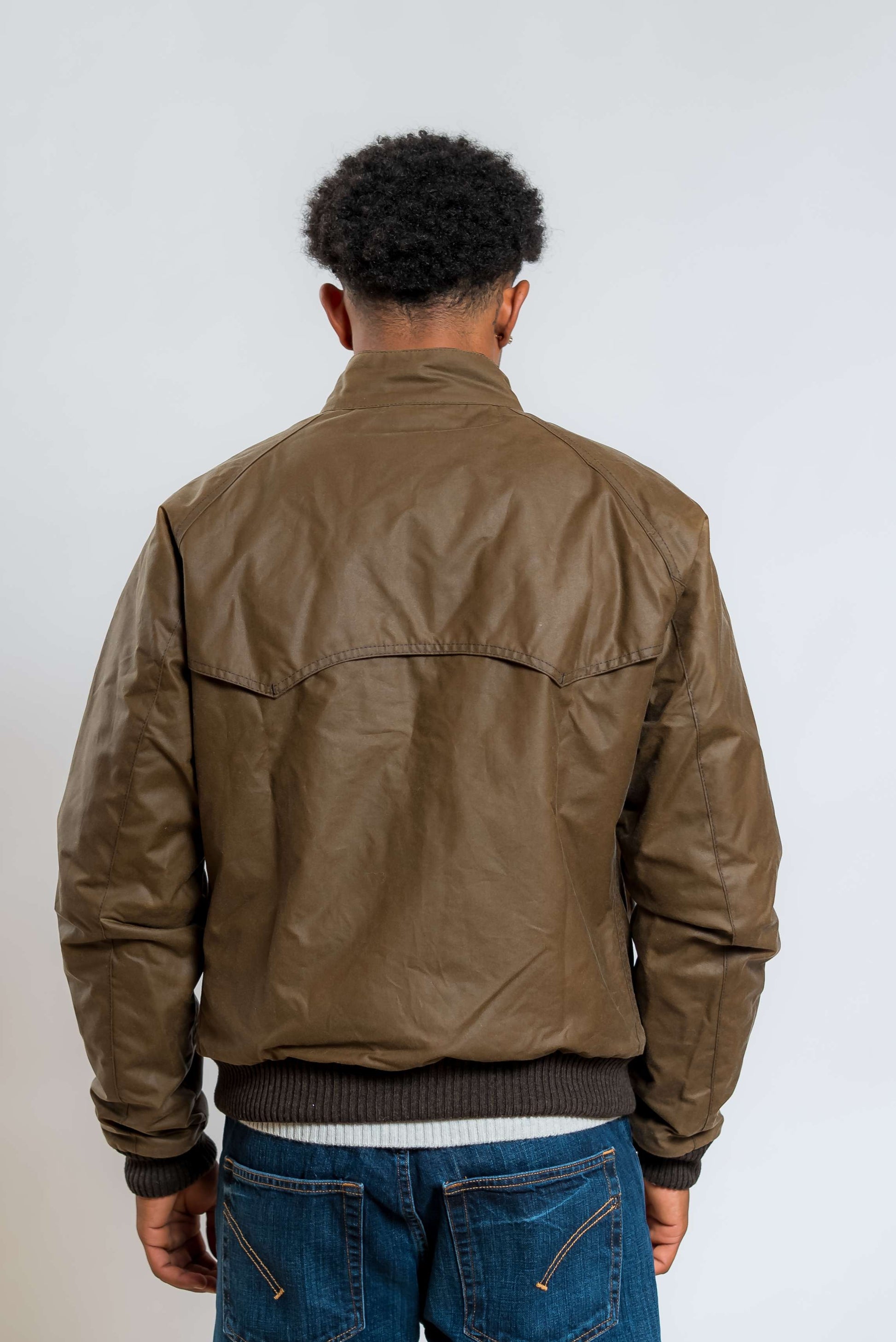 barbour international giubbino modello bomber merchant waxed marrone in cotone cerato - visuale posteriore