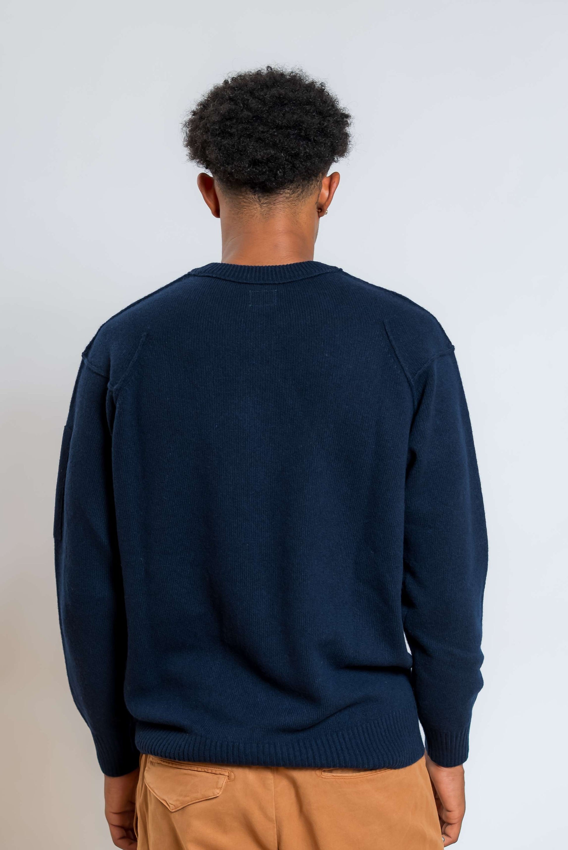 cp company maglione lambswool in lana blu - visuale posteriore