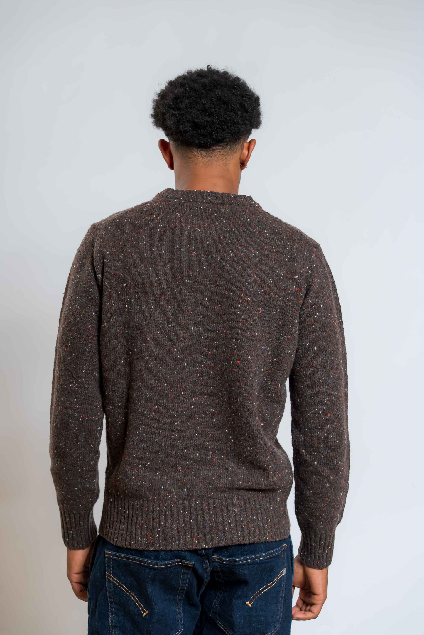 maglione marrone in misto lana boucle marrone di kangra - vista posteriore