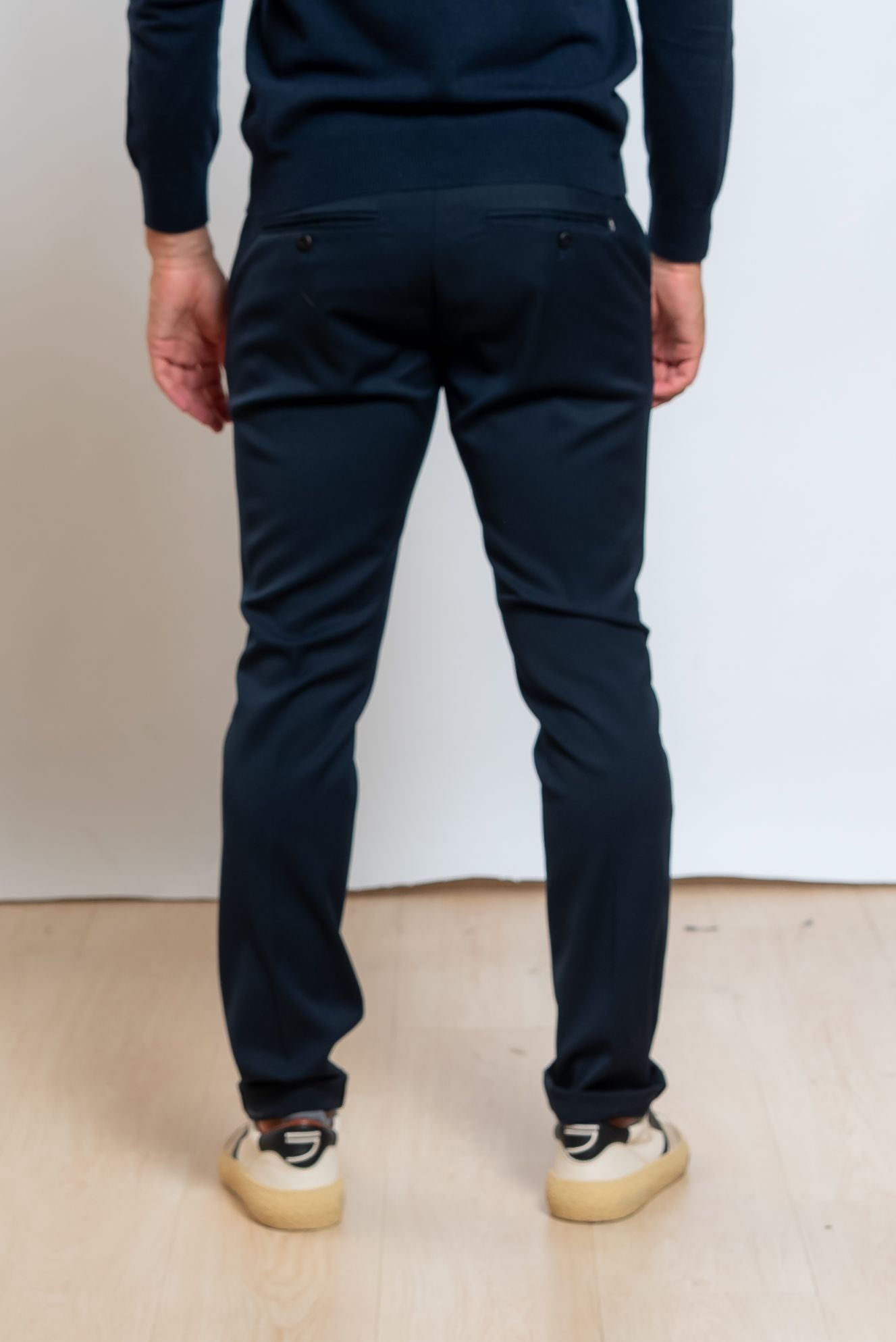 Dondup pantalone modello gaubert in misto lana blu - vista posteriore