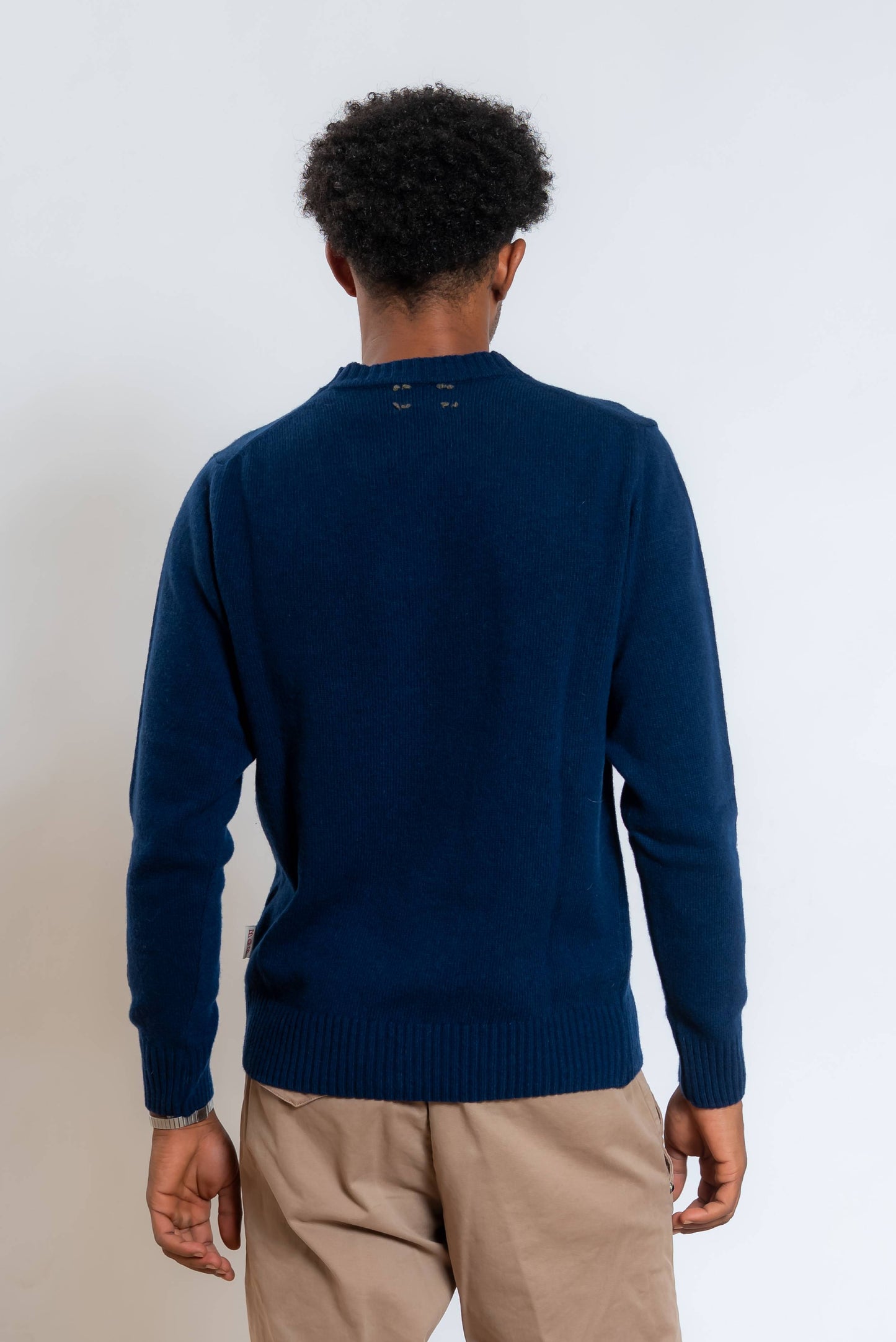 maglioncino bob company modello bond in lana blu con ricami - visuale posteriore