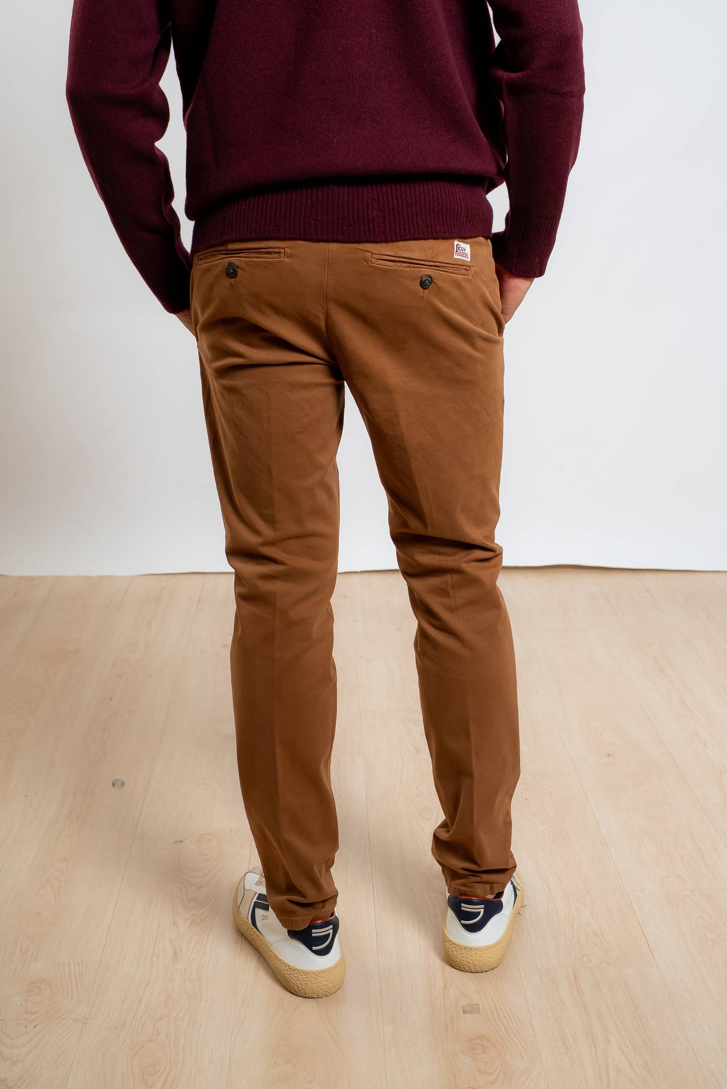roy roger's uomo pantaloni new rolf marroni modello chino, vista posteriore