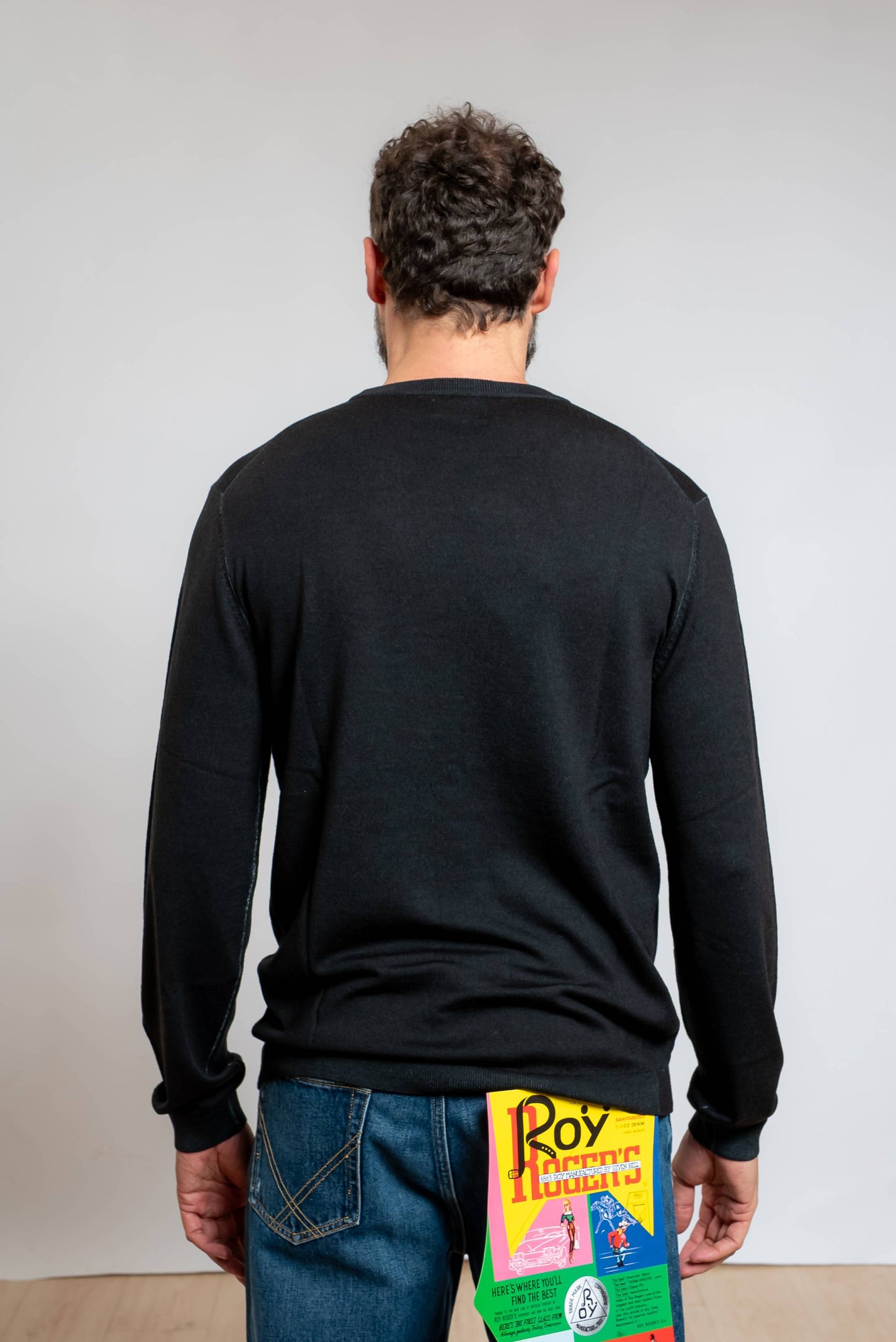 sun68 uomo maglia a girocollo in lana merino nera con effetto vintage, vista posteriore