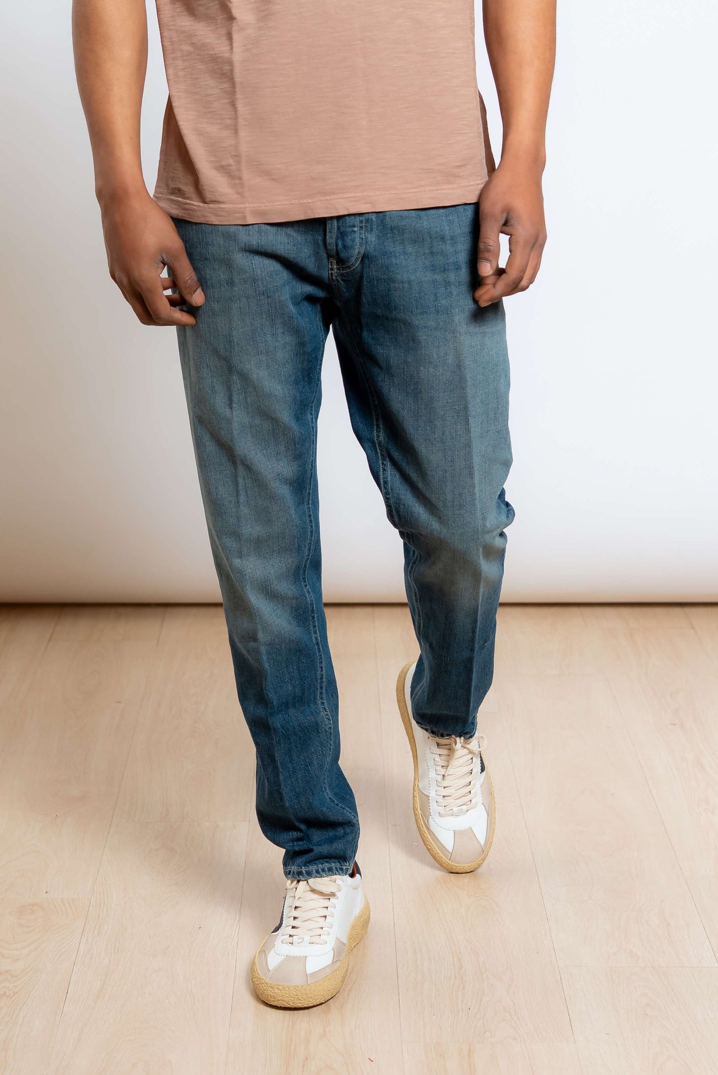 Jeans Dian Carrot Slim Fit Medio