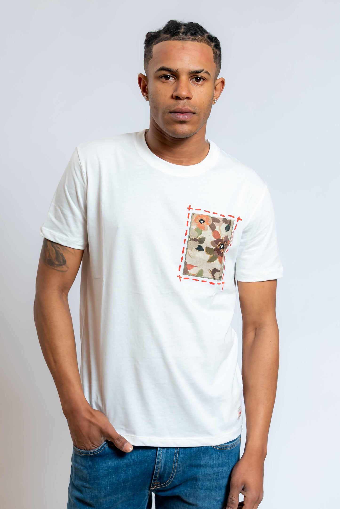 T-shirt Pocket Bianca con Taschino a Fantasia