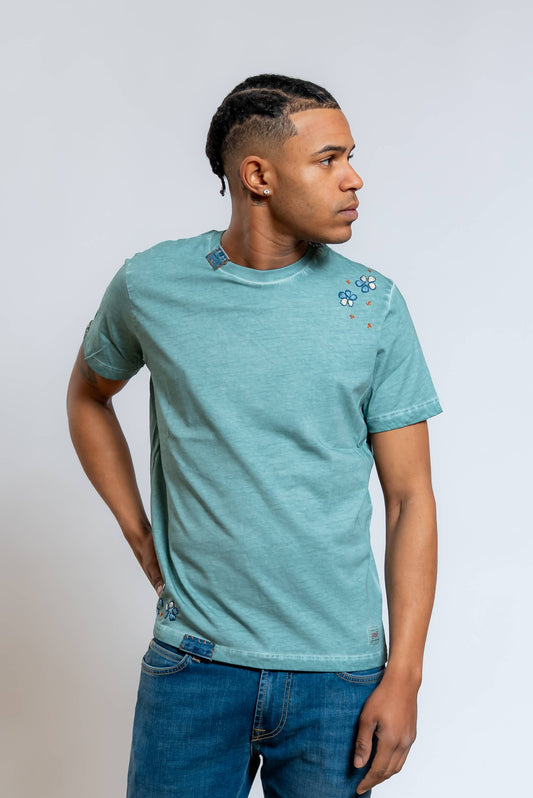 T-shirt Even Verde con Ricami Floreali