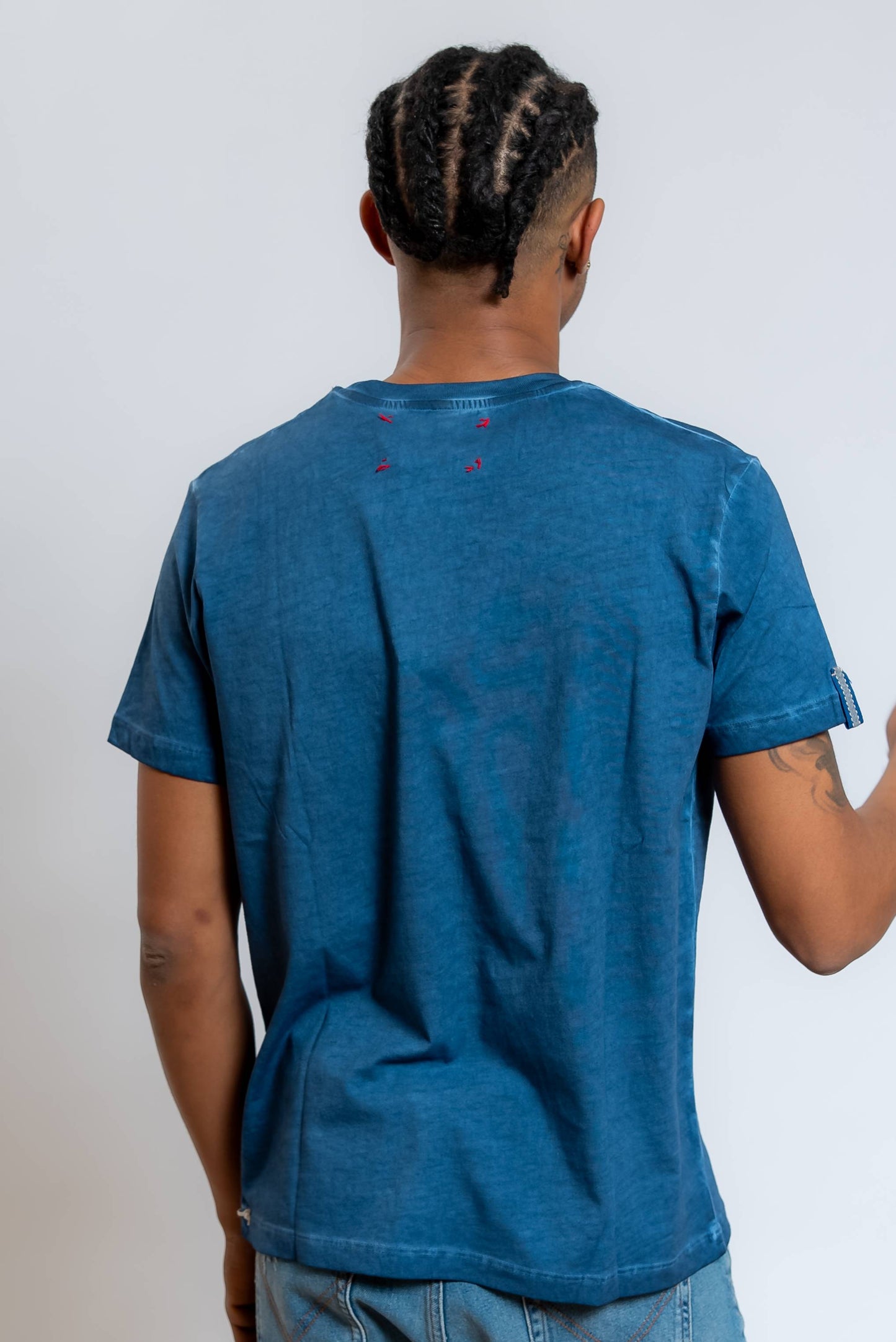 T-shirt Even Blu con Ricami e Denim