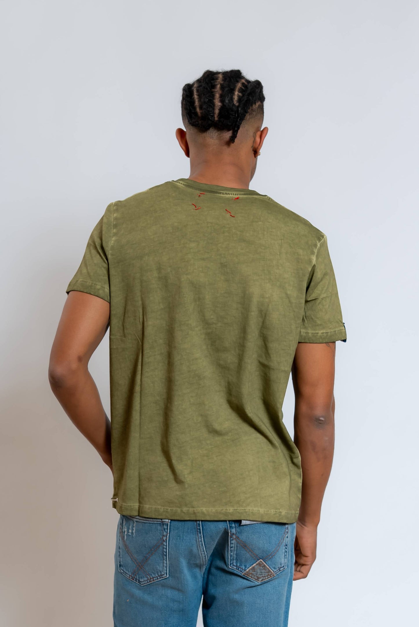 T-shirt Even Verde con Ricami e Denim