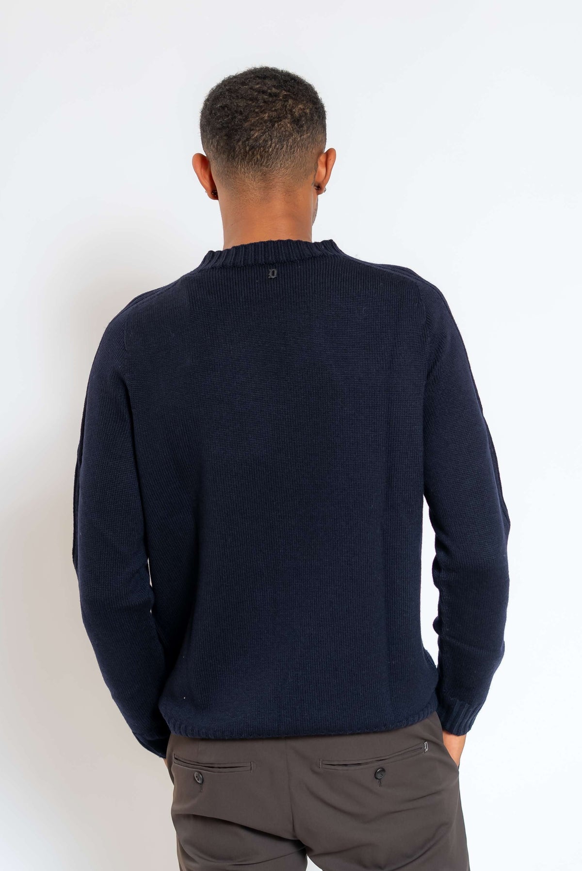 Maglione in Lana Blu con Lavorazione