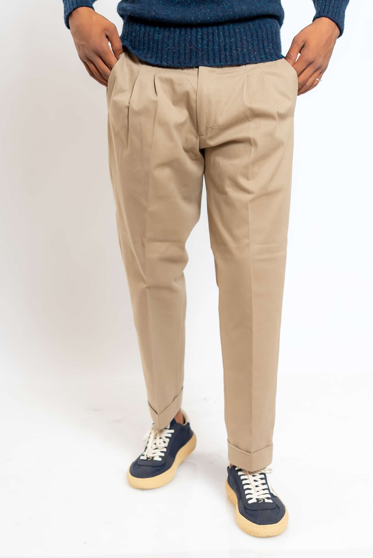 Pantalone Sartoriale in Cotone Beige con Pinces