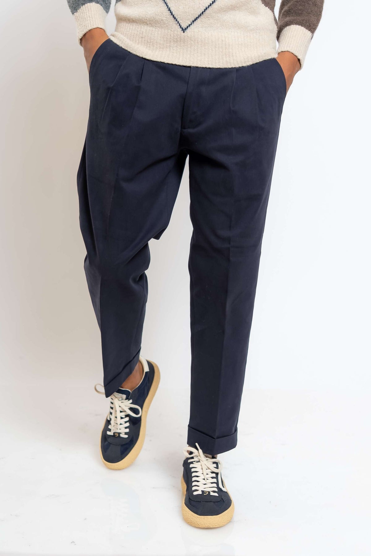 Pantalone Sartoriale in Cotone Blu con Pinces