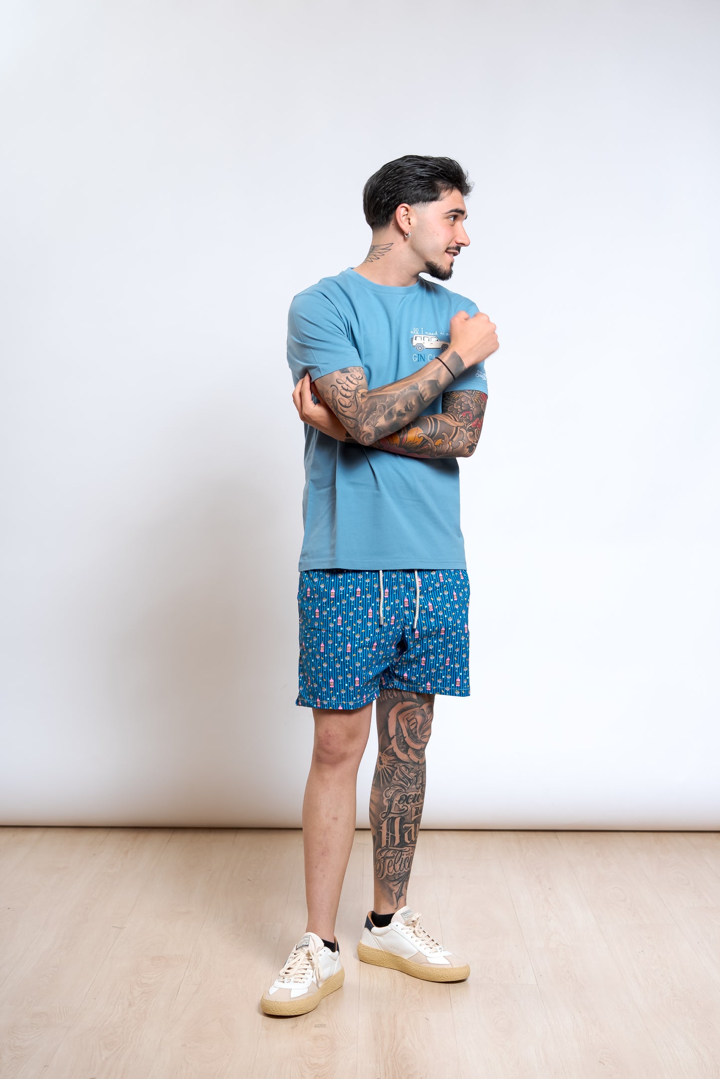 T-shirt Need Gin Class Azzurra