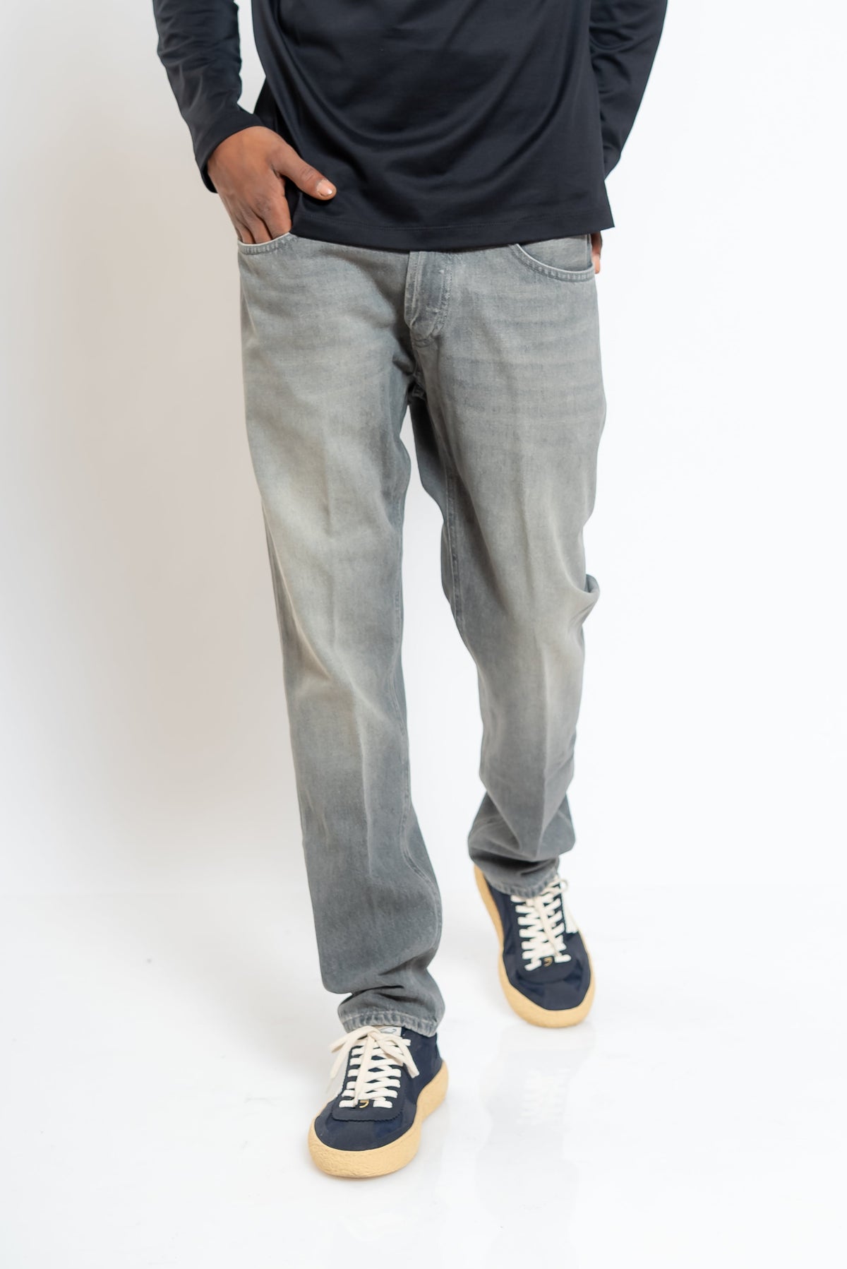 Jeans Dian Nero Carrot Slim Fit