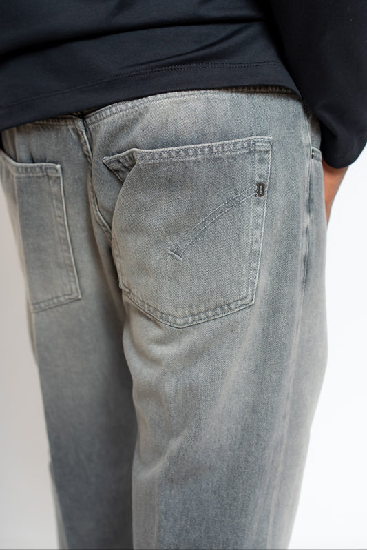 Jeans Dian Nero Carrot Slim Fit