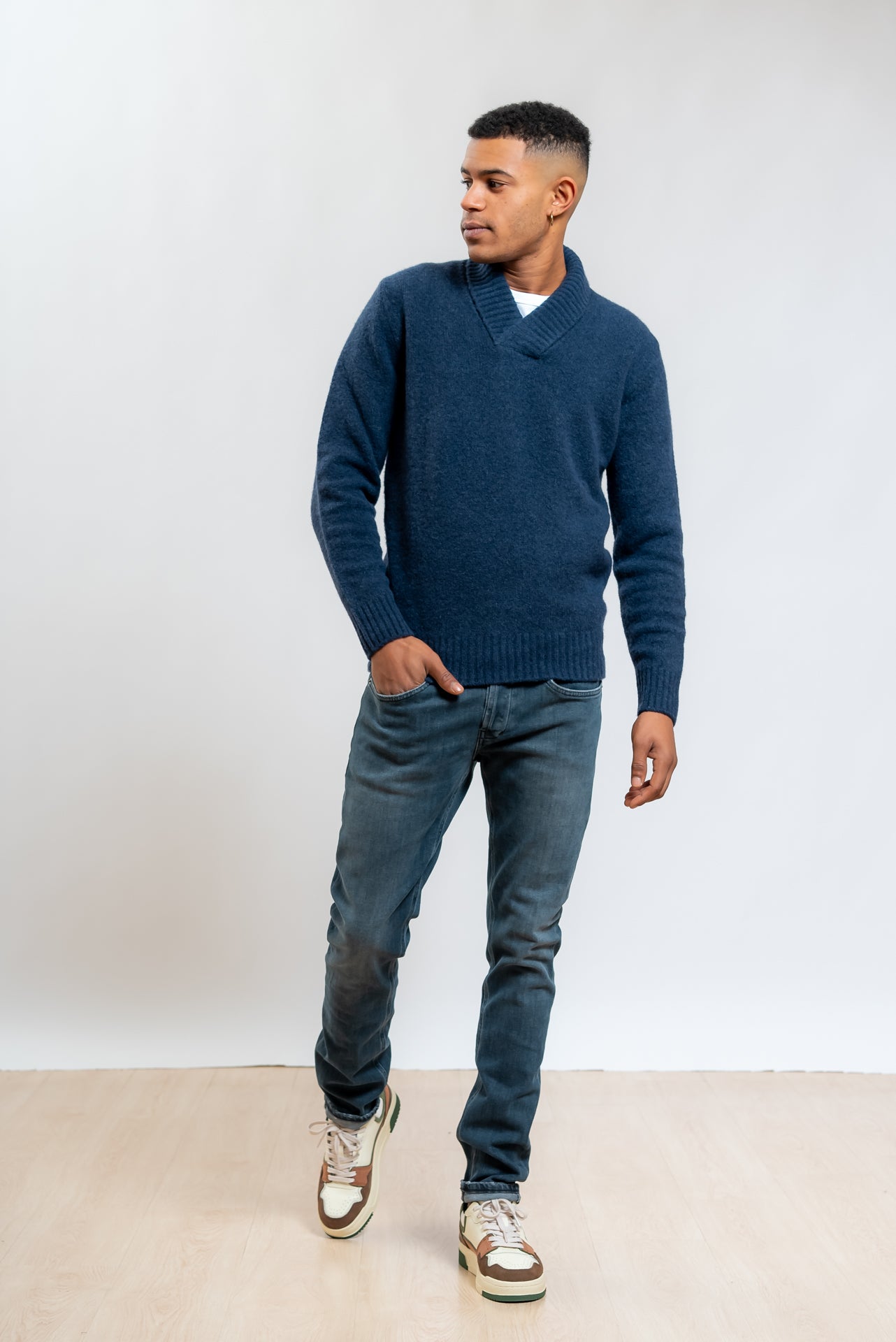 Maglione Blu in Lana con Colletto