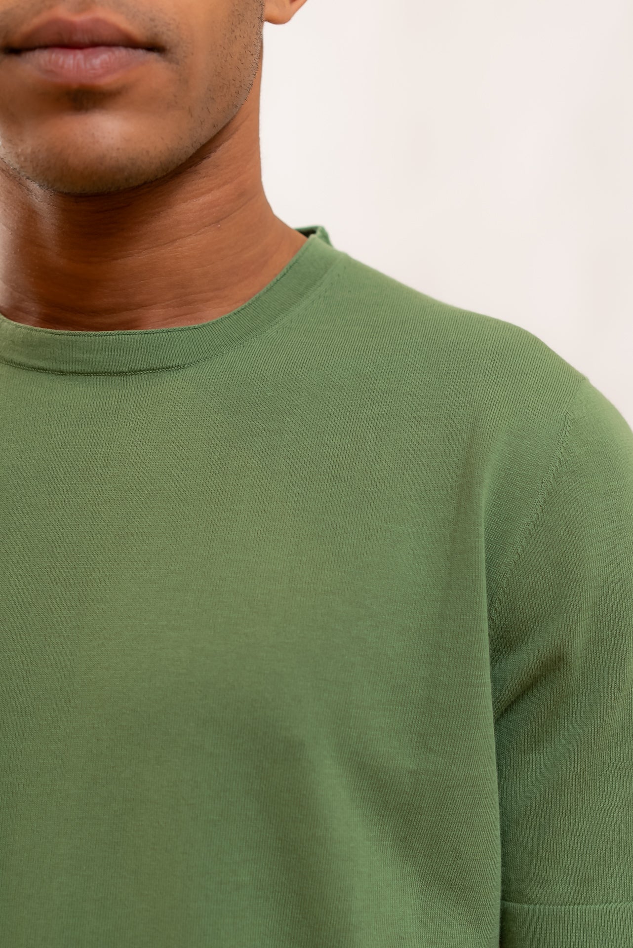 Kangra Cashmere T-shirt a Maniche Corte Verde in Filo di Cotone, dettaglio