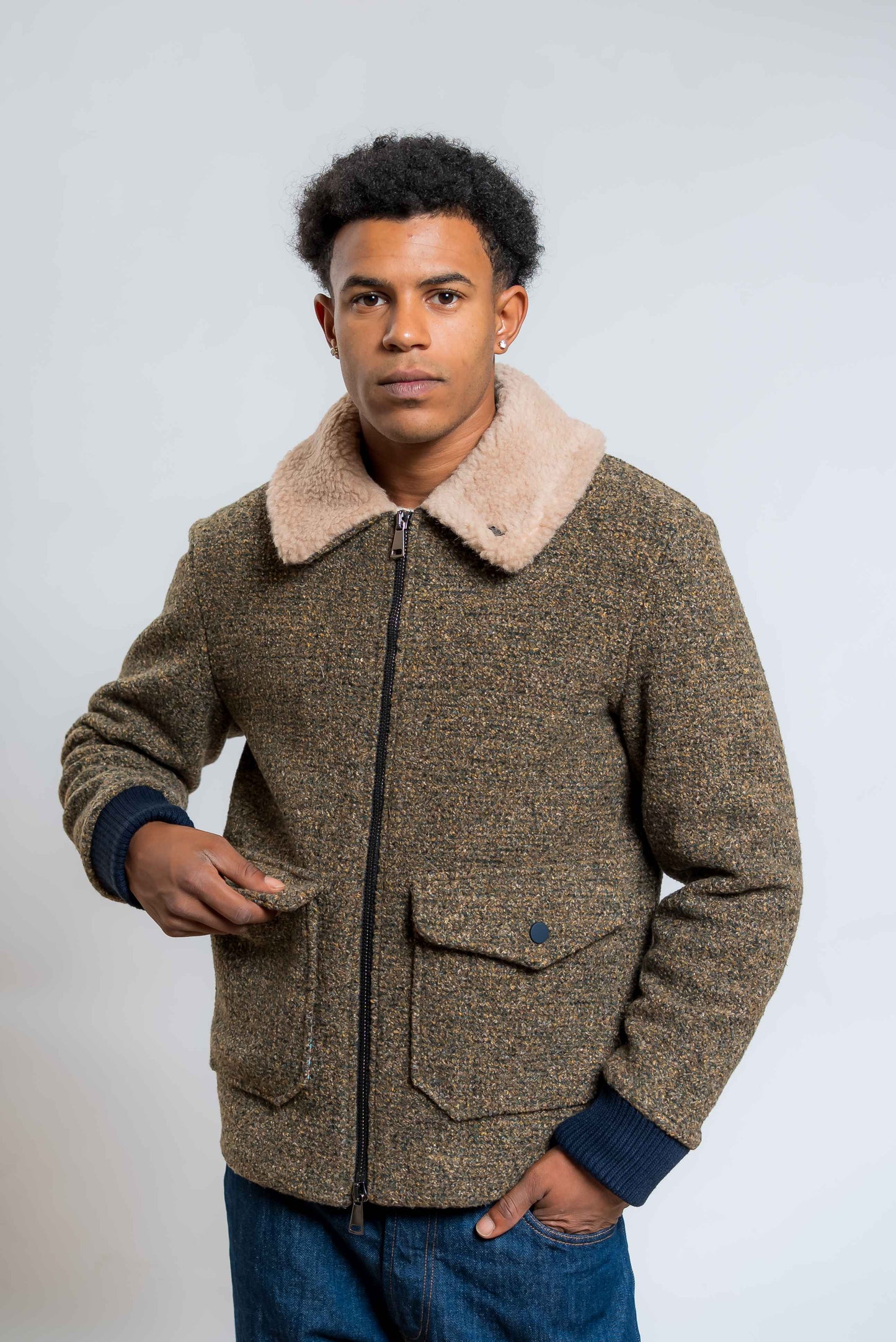 bob bomber paul verde con cappuccio in pelliccia beige - visuale frontale