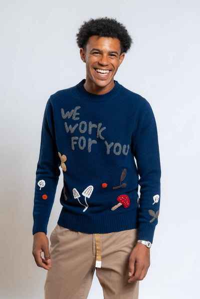 Maglioncino bond di bob company in lana blu con ricami fatti a mano - vista frontale